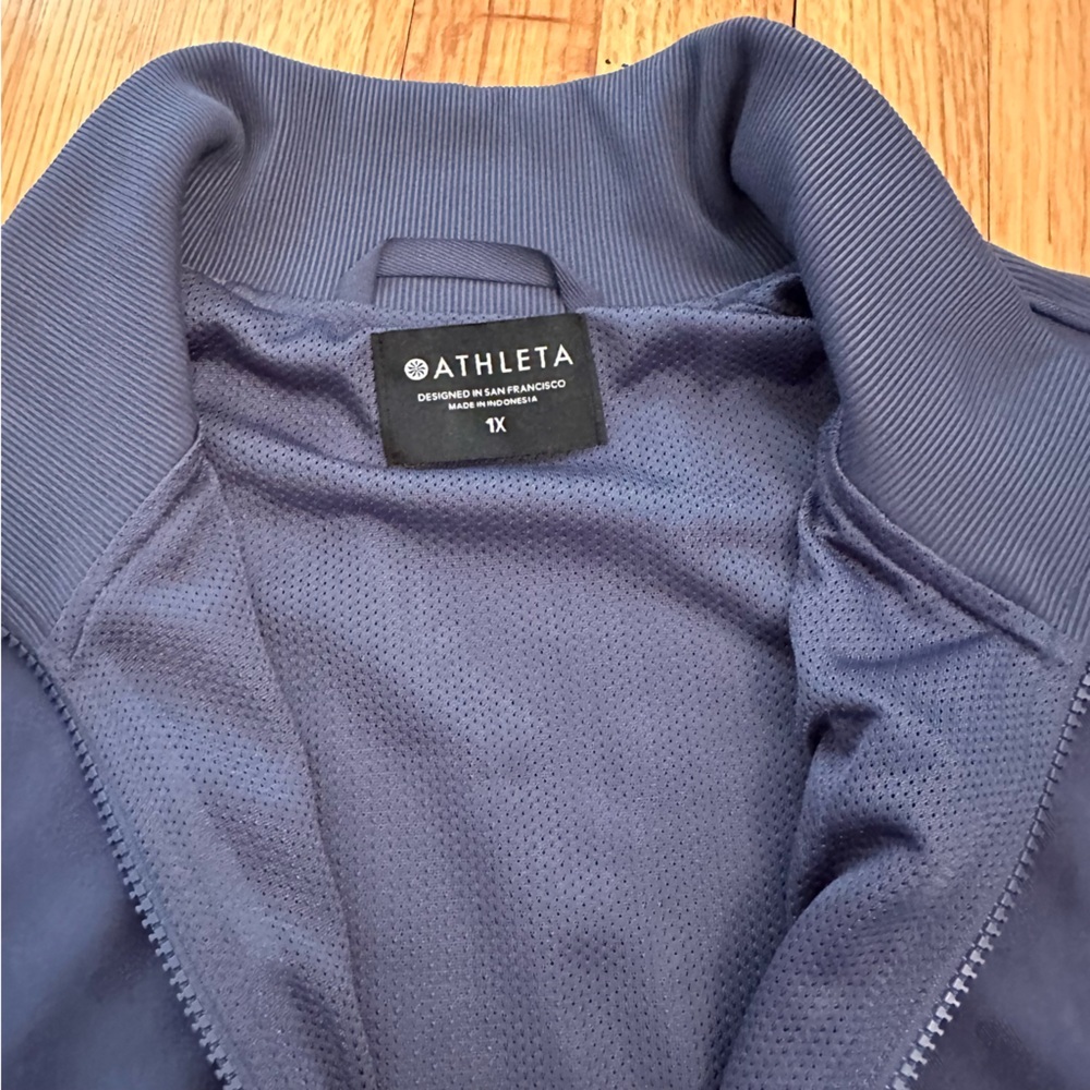 Athleta women's bomber jacket size 1X. - Picture 4 of 11